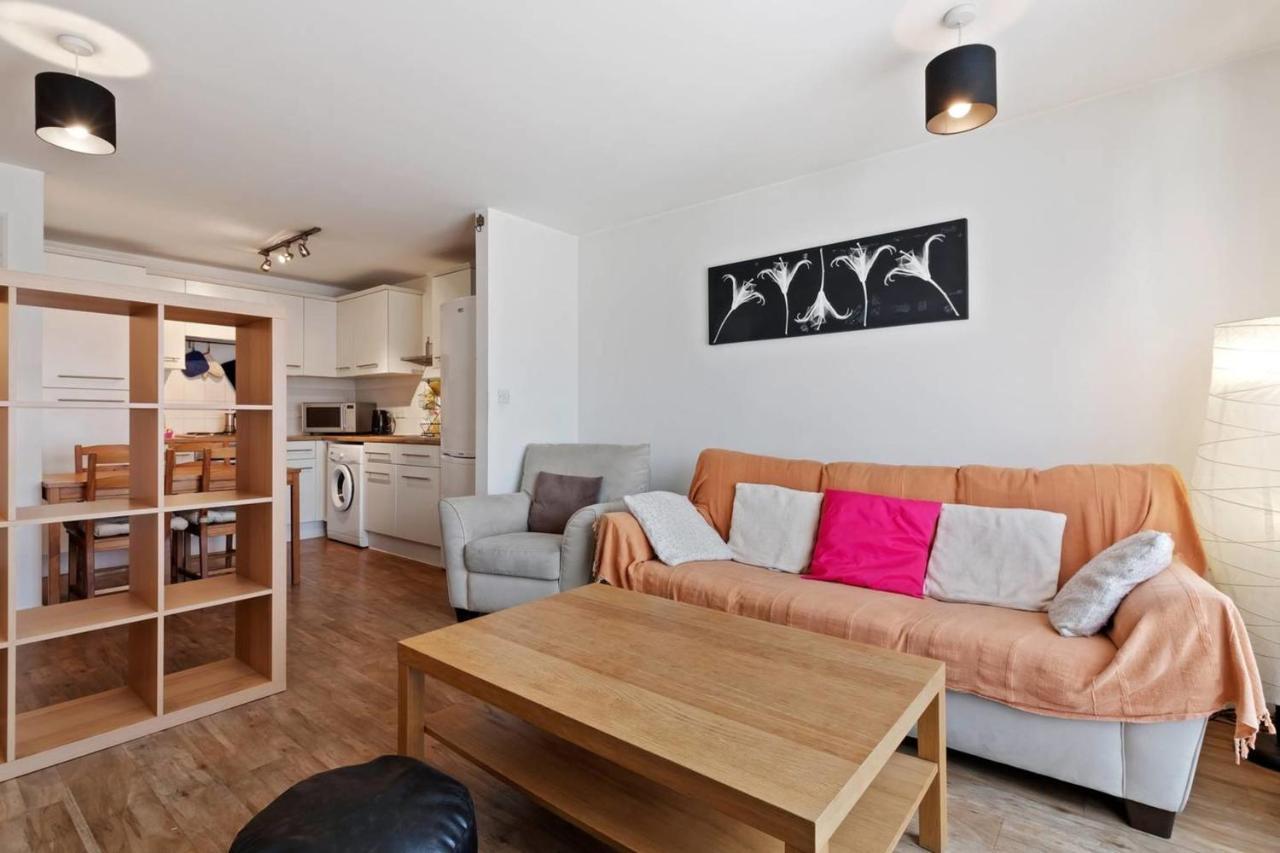 Modern 2 Bedroom Apartment in Homerton Londen Buitenkant foto